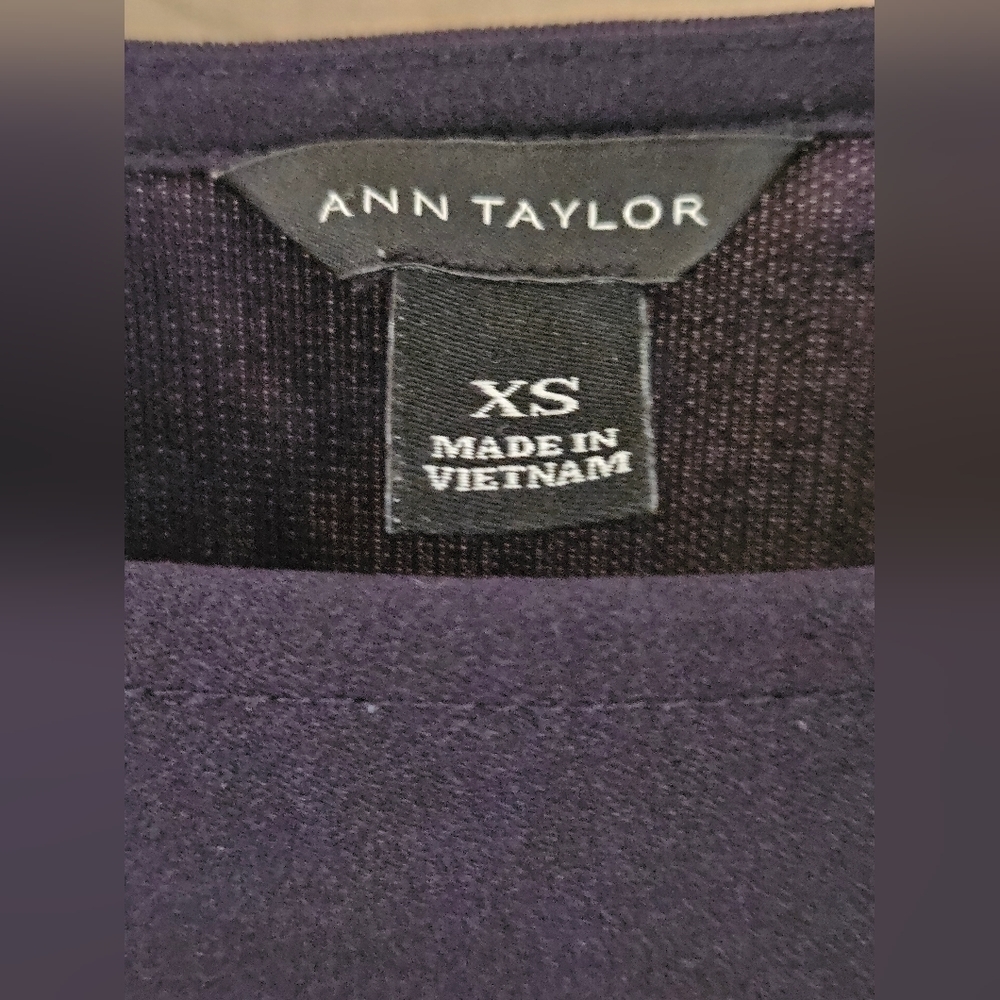 Ann Taylor Navy Short Sleeve Peplum Blouse-Size XSMALL - Picture 3 of 3